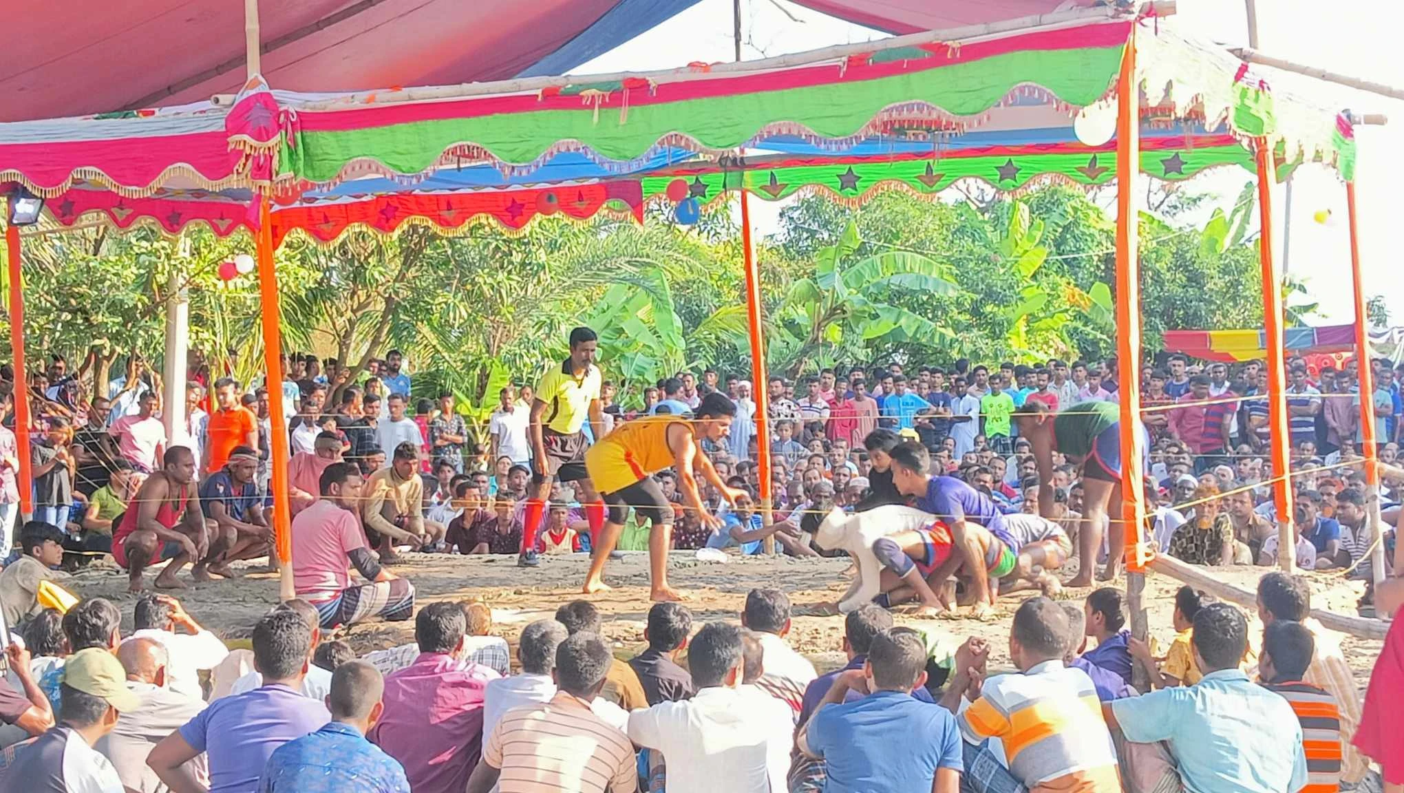 কেশবপুরে গ্রাম বাংলার ঐতিহ্যবাহী হাডুডু খেলা দেখতে হাজারো দর্শকের সমাগম