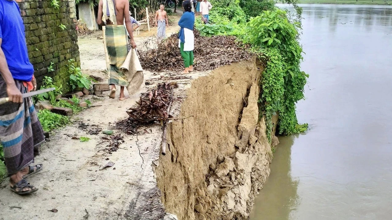 প্রতি বছরেই ভাঙে, দেখার নেই কেউ