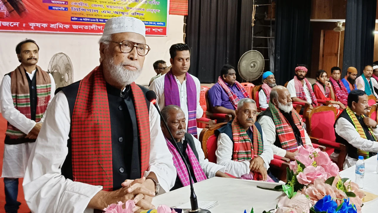 আপনি দেশের মালিক না, সেবক : প্রধানমন্ত্রীকে বঙ্গবীর