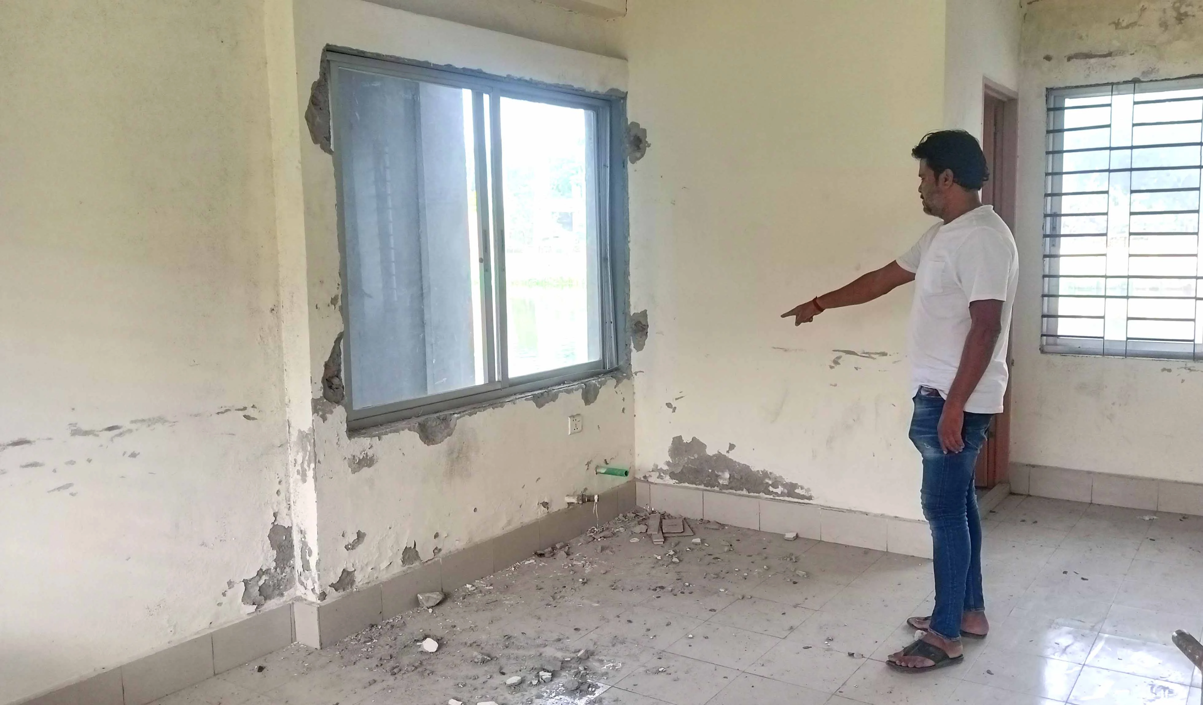 কেশবপুরে শেখ রাসেল মিনি স্টেডিয়ামের ভবনে চুরি