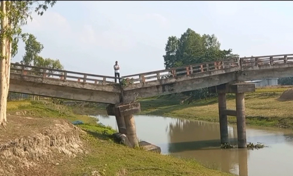 সেতু নয়, যেন `মারণফাঁদ'