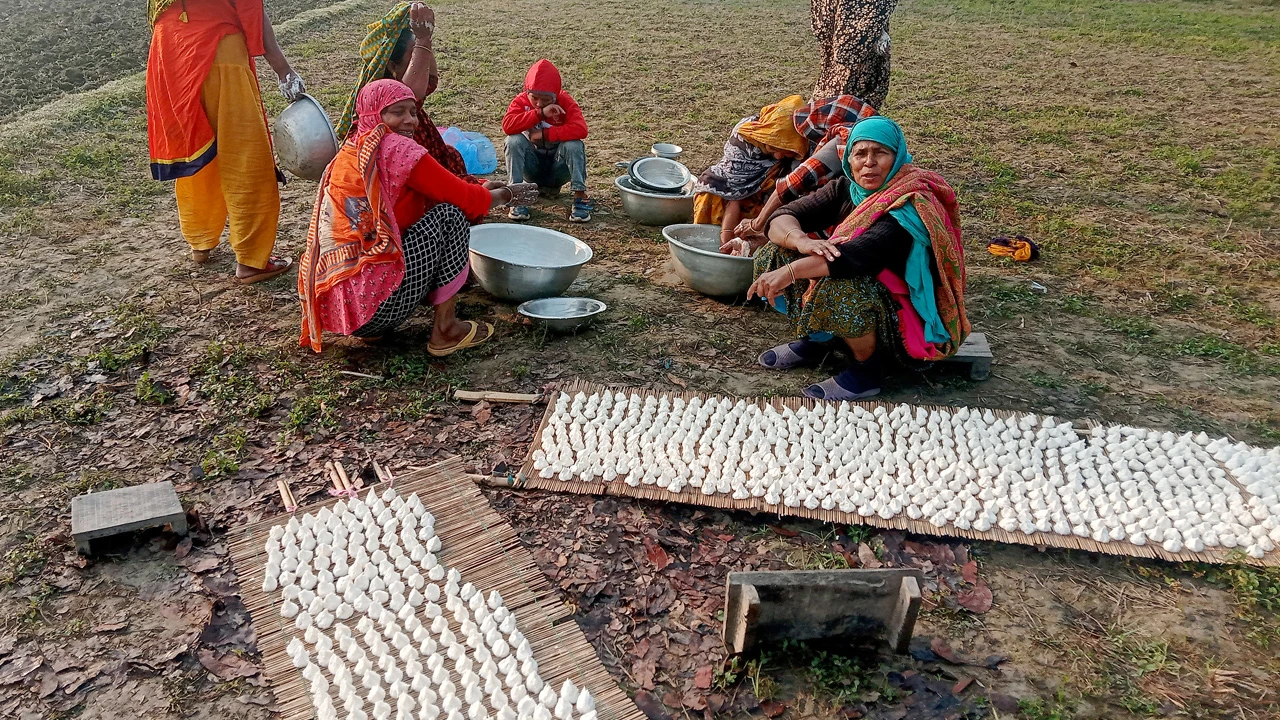 ‘কুমড়ো বড়ি’ যেভাবে তৈরি করেন গ্রামের নারীরা