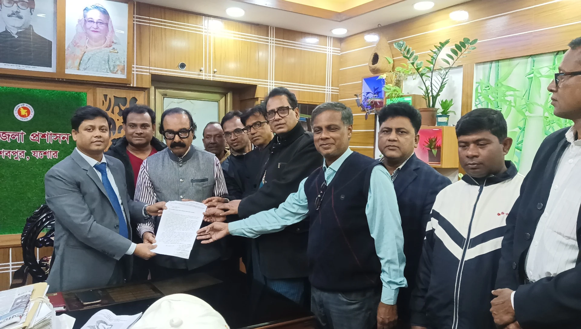 সাগরদাঁড়িতে মধুসূদন সংস্কৃতি বিশ্ববিদ্যালয় প্রতিষ্ঠার দাবিতে স্মারকলিপি