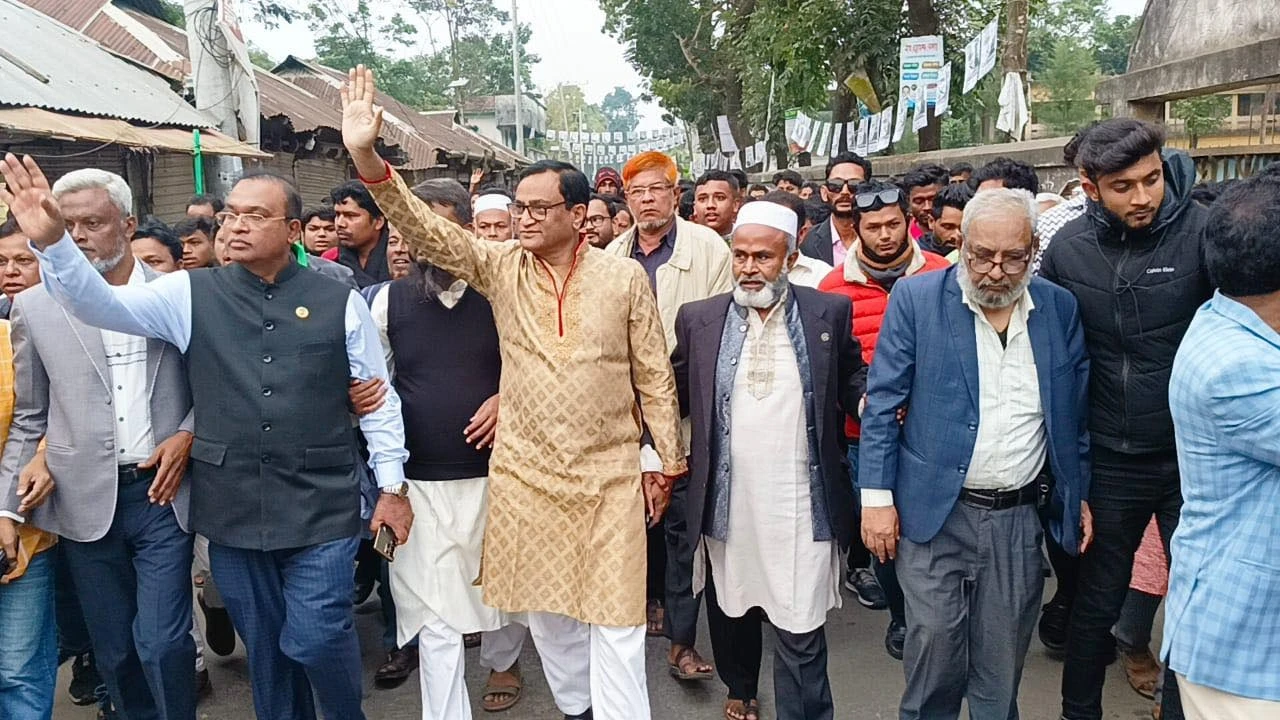 ‘হেলমেট বাহিনী দিয়ে ভোটারদের দমানো যাবে না’