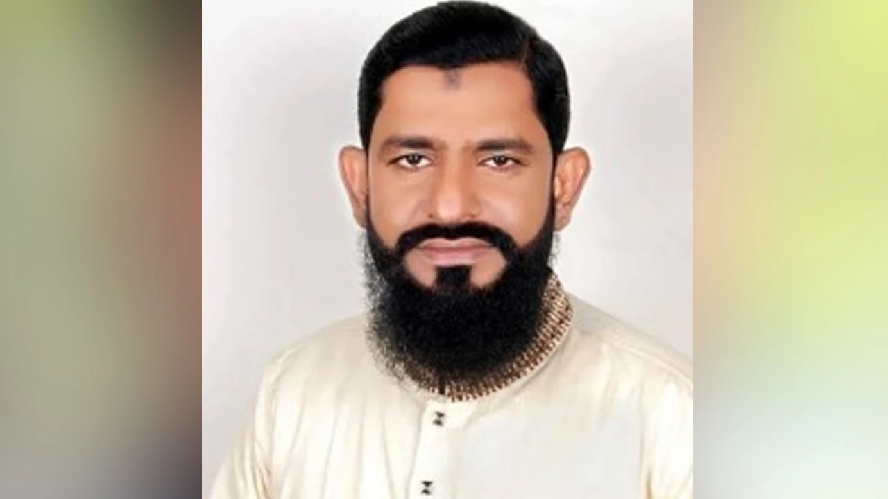 অভয়ারণ্যের গাছকাটার ভিডিও ধারণের সময় সাংবাদিকের ওপর হামলা