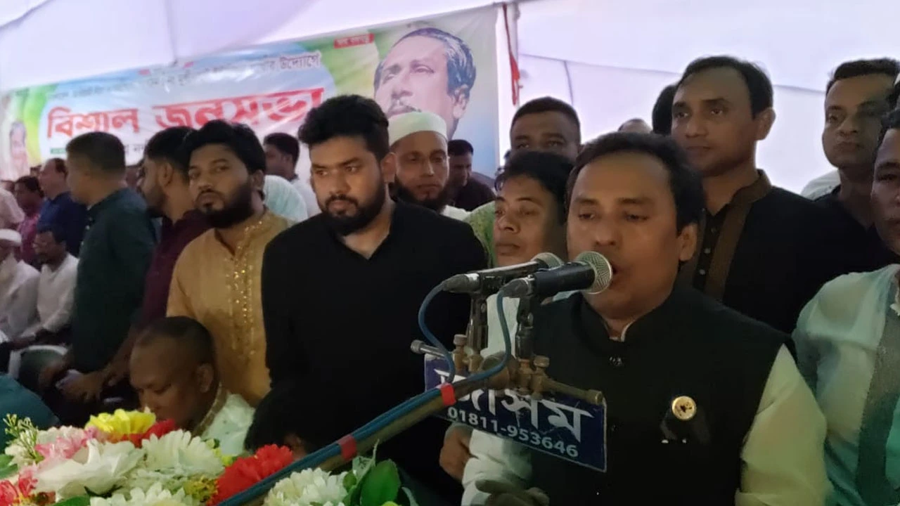 শেখ হাসিনা ক্ষমতায় থাকলে মানুষ নিরাপদে বাস করে