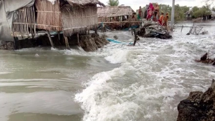 বৃষ্টি ও বন্যায় বিপর্যস্ত ৫ জেলা: স্বাভাবিক হয়নি যোগাযোগ ব্যবস্থা