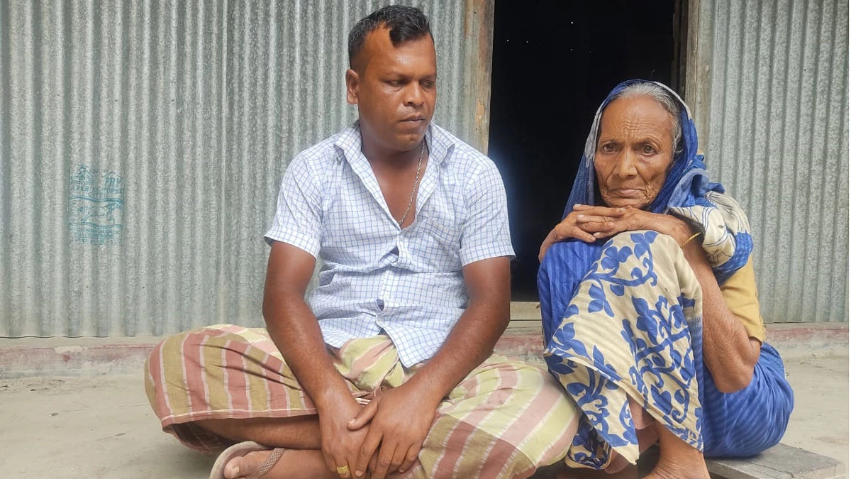 ‘মায়ের ওষুধ কিনব কীভাবে, খাওয়া-কিস্তির কী হবে’