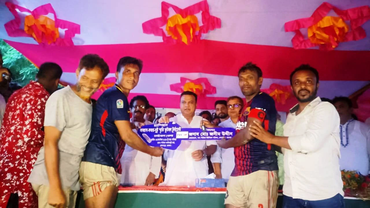 কেশবপুর নিধি স্পোটিং ক্লাব চ্যাম্পিয়ন, পেল মোটরসাইকেল