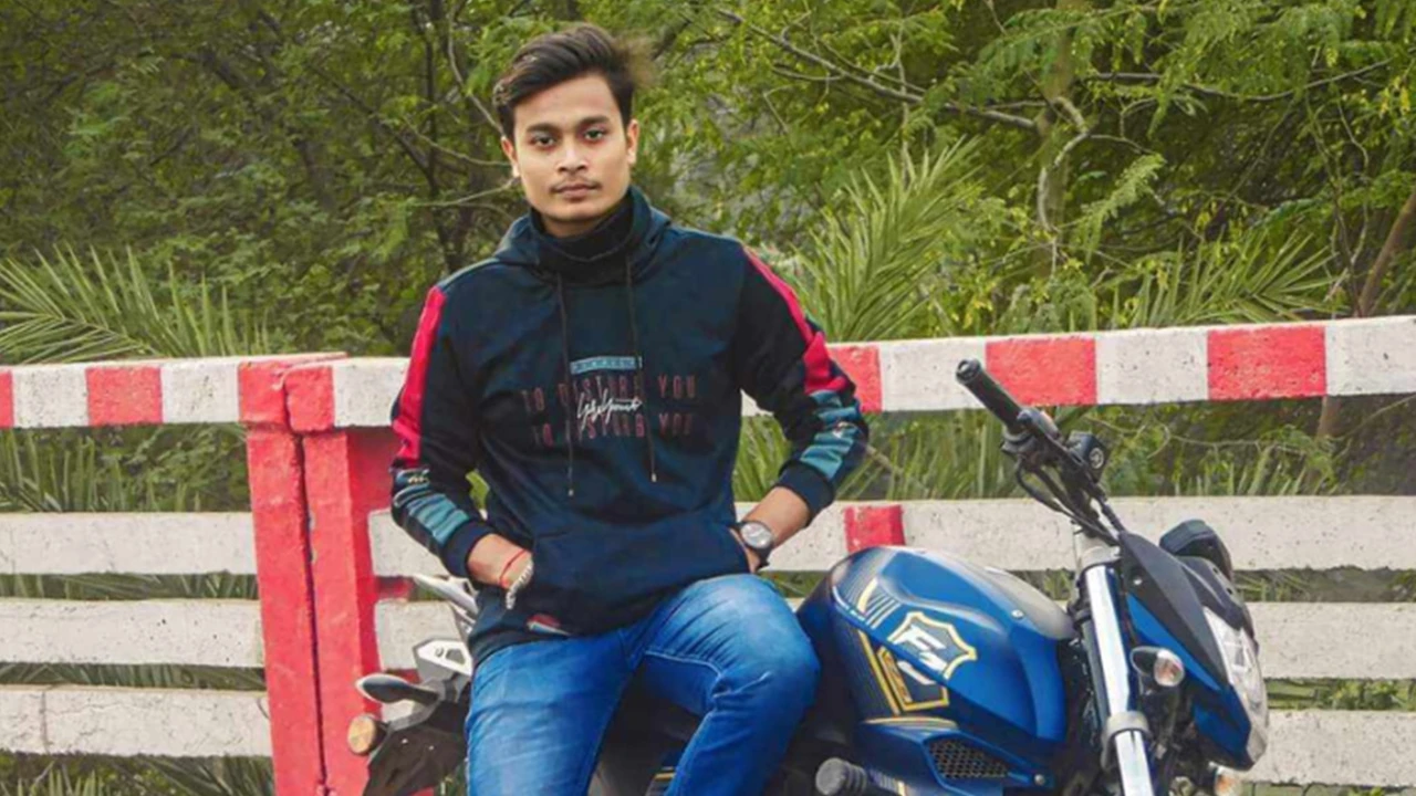 সড়ক দুর্ঘটনায় ছাত্রলীগ কর্মীর মৃত্যু