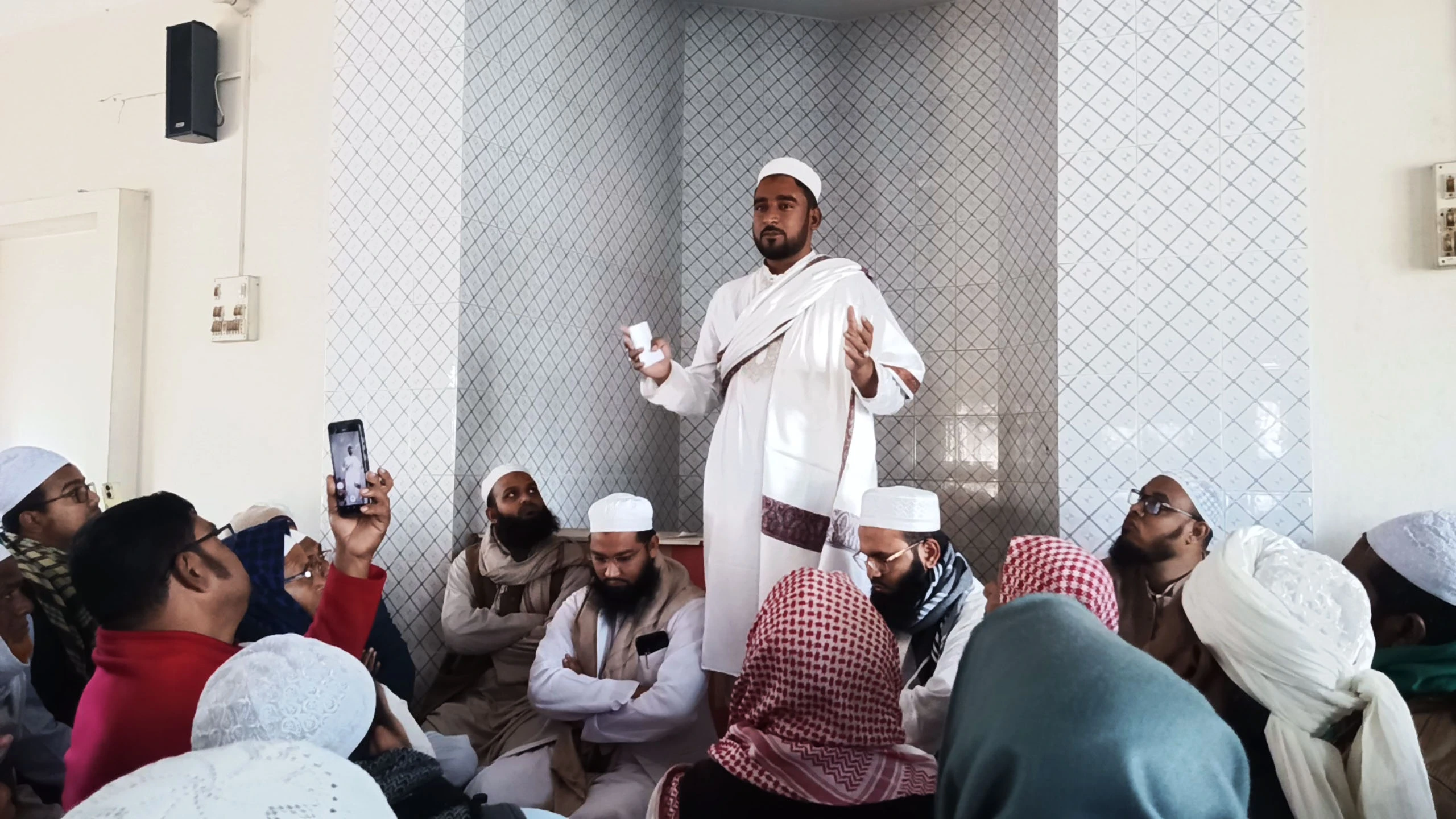 মধুমেলায় অশ্লীলতা বন্ধের দাবিতে কেশবপুরে উলামা পরিষদের সভা