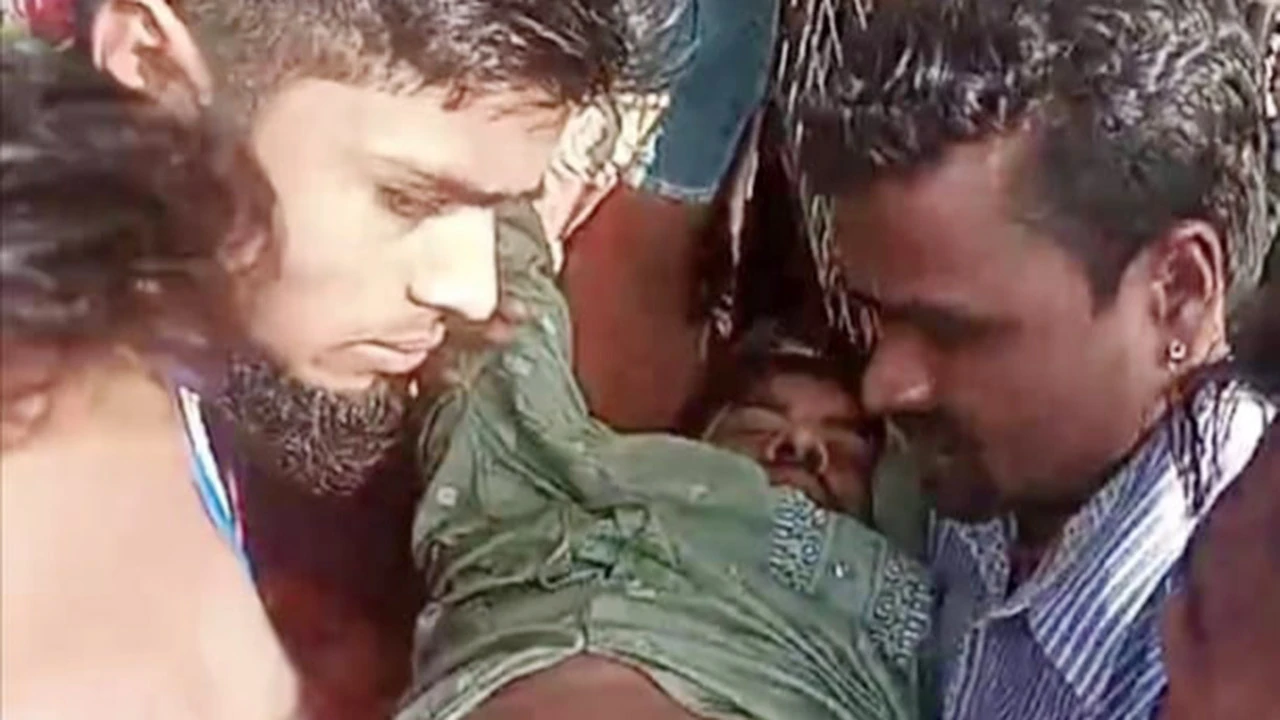 নৌকার সমর্থকদের হামলায় ৩ সাংবাদিকসহ ১৭ জন আহত