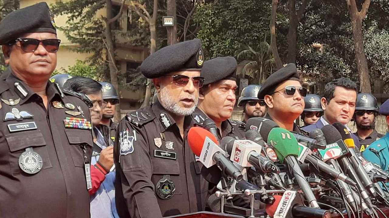ভোটারদের কেন্দ্রে আসা ও ভোটদানে বাধা দিলে কঠোর ব্যবস্থা