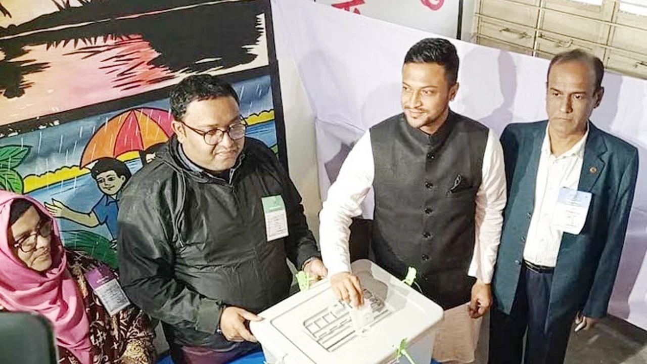 মাগুরা-১ আসনে এগিয়ে সাকিব
