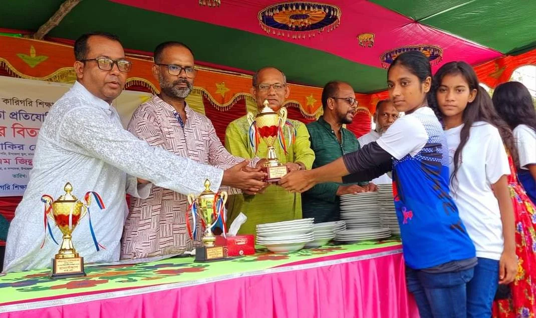 কেশবপুরে গ্রীষ্মকালীন ক্রীড়া প্রতিযোগিতার পুরস্কার বিতরণ