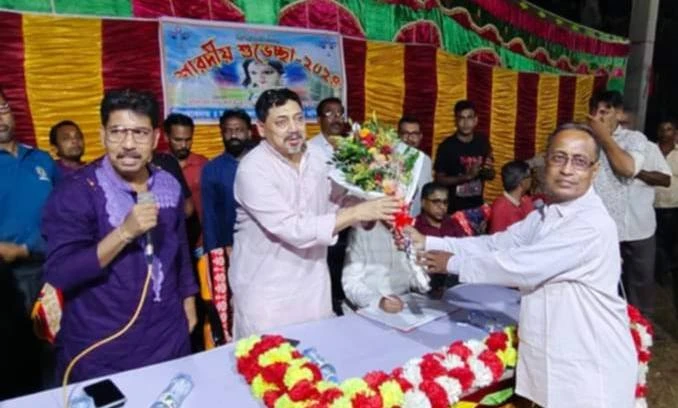 কেশবপুরে পূজা মন্ডপ পরিদর্শনে রাষ্ট্রপতির কার্যালয়ের সচিব নাসিমুল গনি