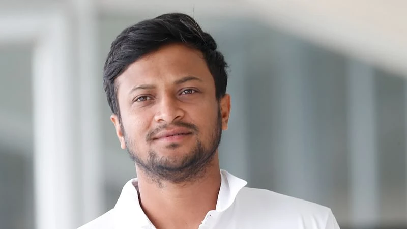 রাজনীতিই ডোবালো সাকিবকে
