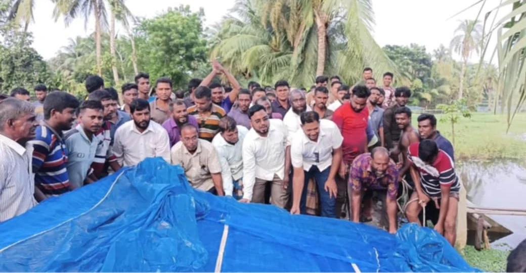 ৫২ বিলের পানি বন্ধ করলেন ২৭ বিলের কৃষকরা