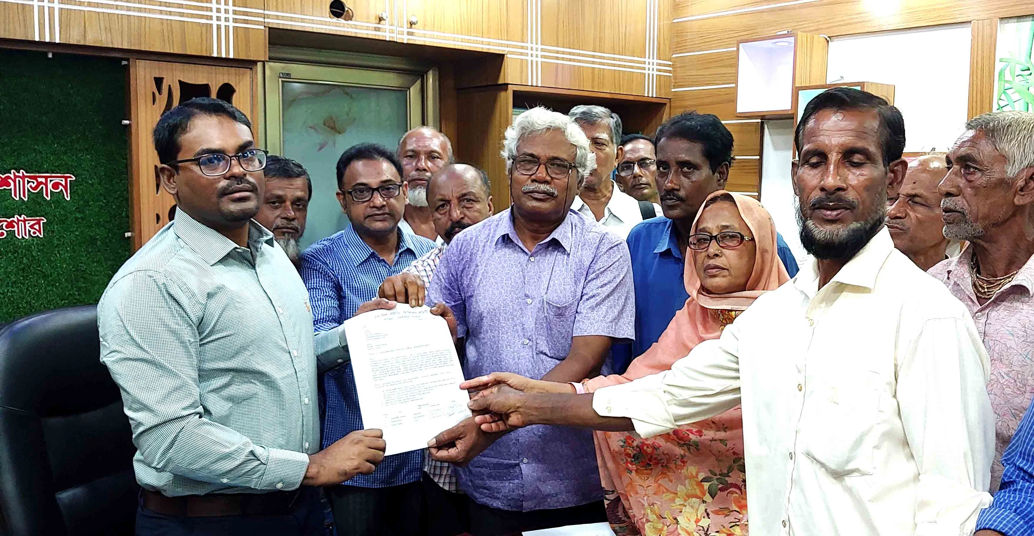 কেশবপুরে ২৭ বিলের জলাবদ্ধতা নিরসনে স্মারকলিপি প্রদান