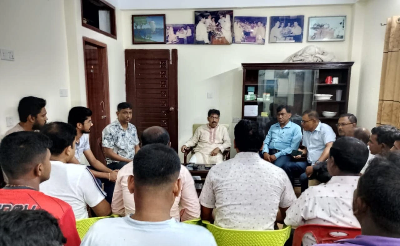 হিন্দু সম্প্রদায়ের নেতৃবৃন্দের সাথে বিএনপির কেন্দ্রীয় নেতা অপুর মতবিনিময়