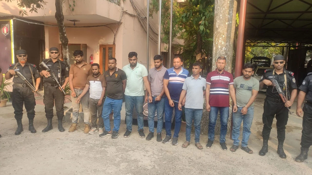 র্যাব পরিচয়ে বিকাশ এজেন্টের ২৬ লাখ টাকা লুট, গ্রেপ্তার ৯ জন