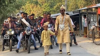৫ বছর পর বরযাত্রা: "বাবা-মায়ের বিয়ে খেল সন্তান"