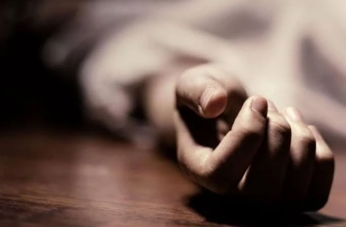 দুই সন্তানকে নিয়ে বিষপানে মায়ের মৃত্যু, আশঙ্কাজনক সন্তানরা