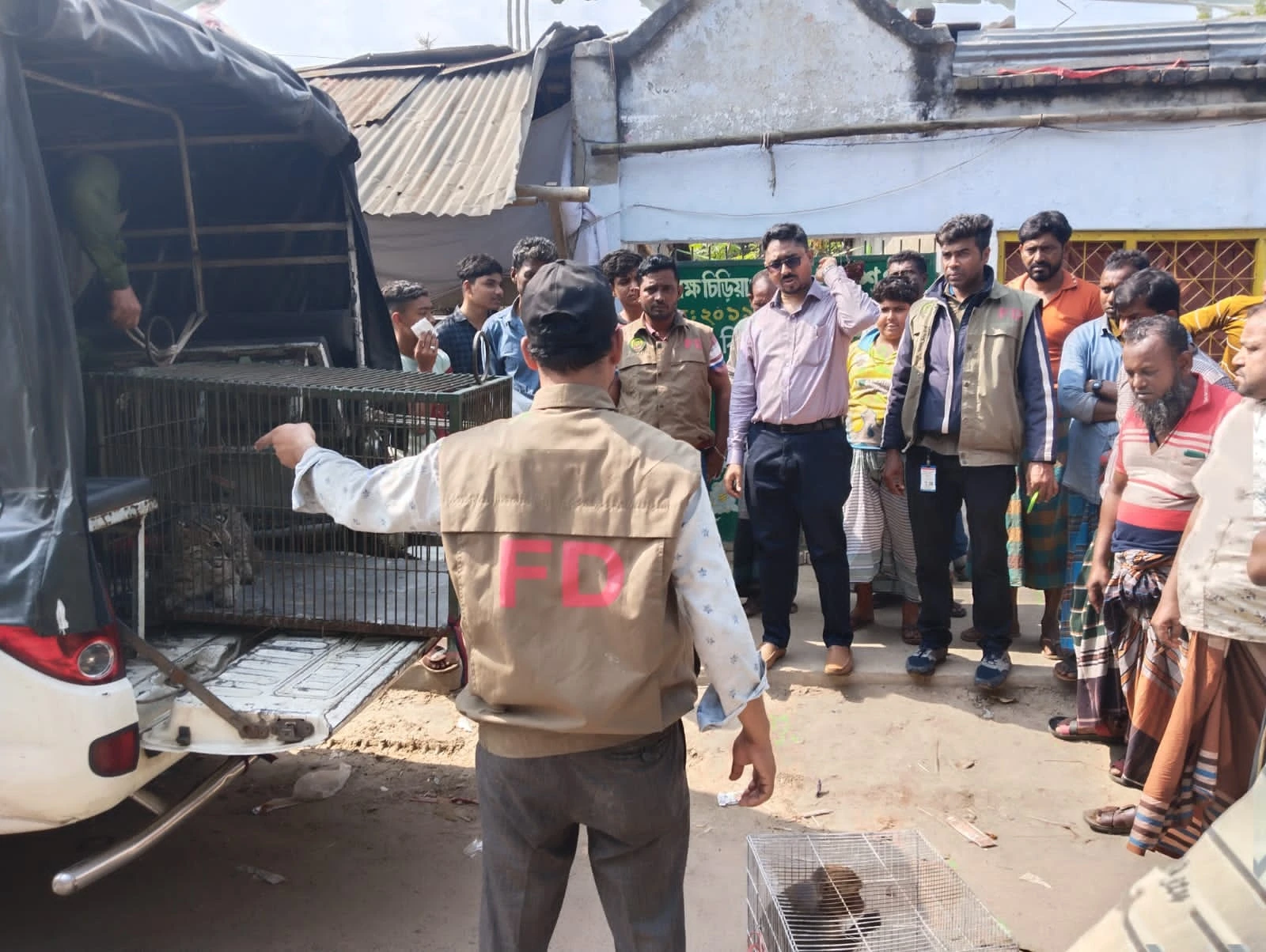 সাগরদাঁড়ির চিড়িয়াখানা থেকে নয়টি প্রাণী উদ্ধার