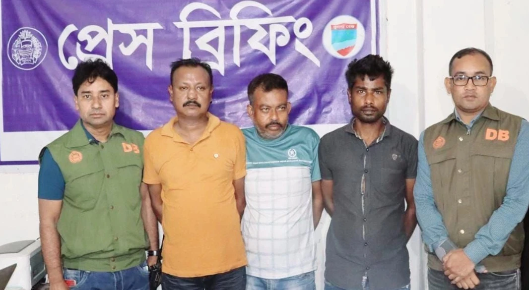 যশোরে বিদেশি পিস্তলসহ কালা অনিক গ্রেপ্তার