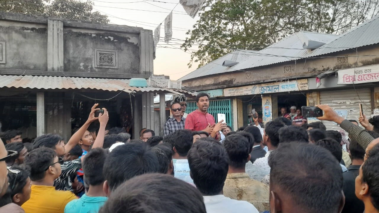 ভোটে পক্ষে না থাকলে বাইরে বের হলে ‘হত্যা করা হবে’