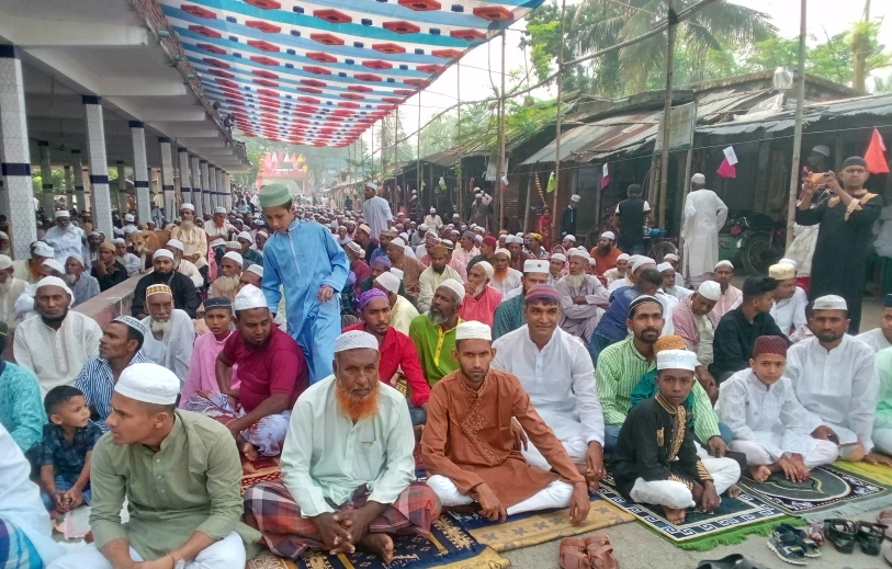 কেশবপুরে দ্বিতল ছাদ বিশিষ্ট ঈদগাহে সর্ববৃহৎ ঈদের জামায়াত