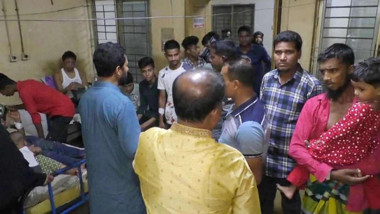 স্কুলশিক্ষককে খুঁটিতে বেঁধে নির্যাতনের ঘটনায় গ্রেপ্তার ৩