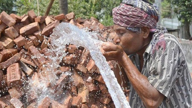 টানা তাপপ্রবাহে পুড়ছে দেশ, ভাঙল ৭৬ বছরের রেকর্ড