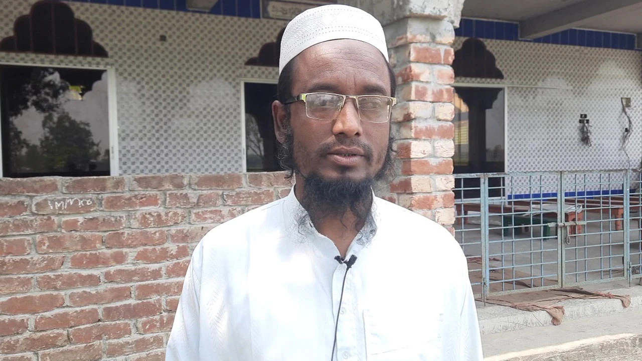 ২৮ বছর ইমামতি করে বেতন পান ৮০০ টাকা