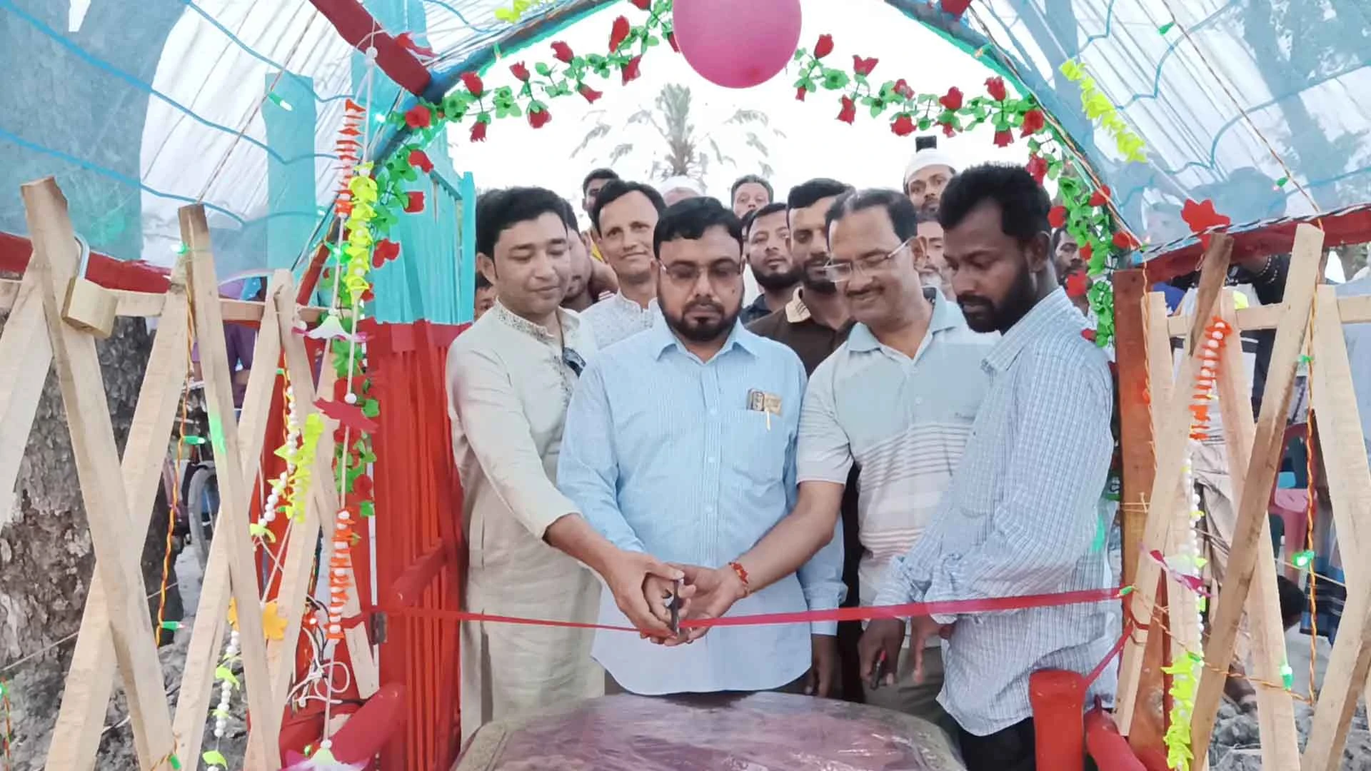 কেশবপুরে পানির উপর তৈরি করা  কফি হাউজের উদ্বোধন