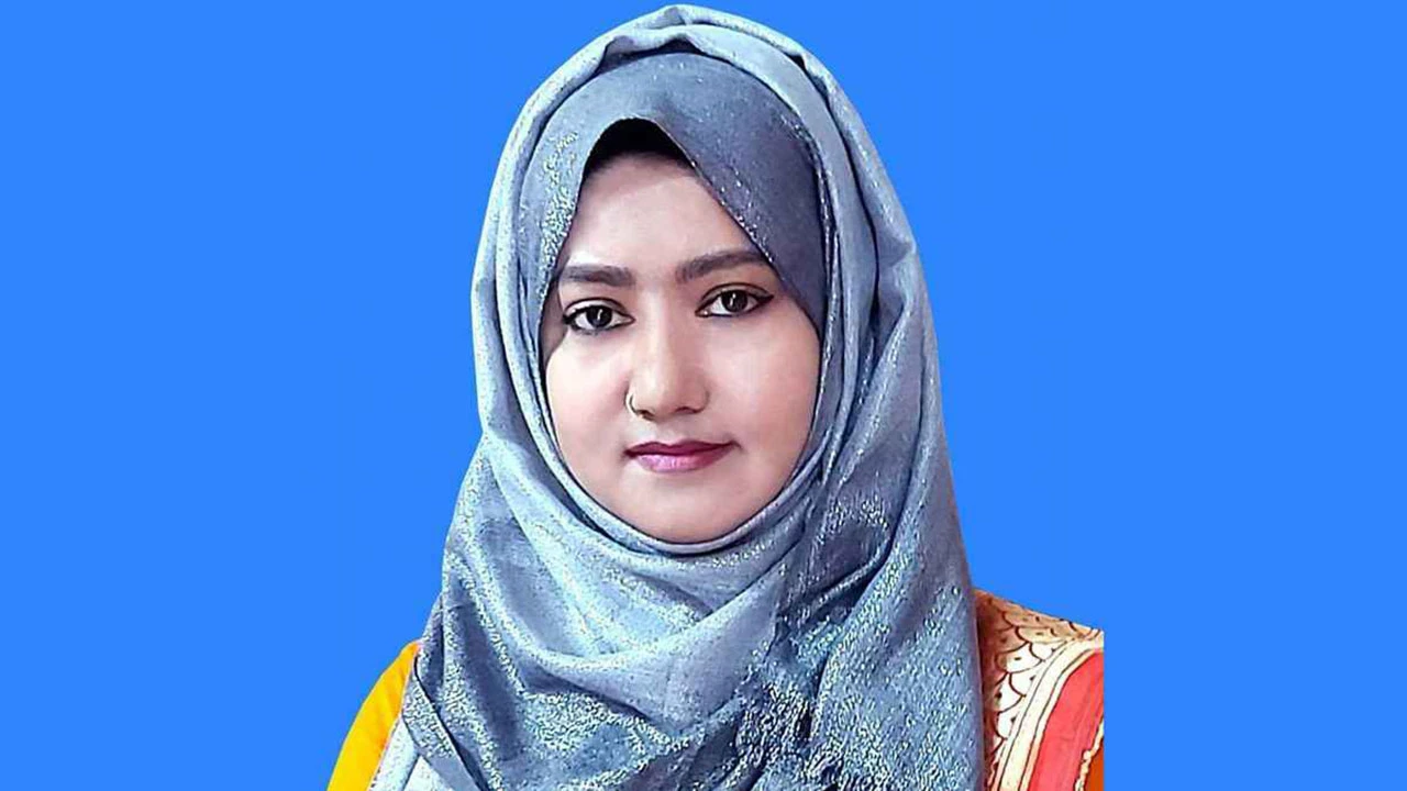 যশোরে সংবাদ সম্মলনে এক মন্তব্য করে পদ হারালেন যুব মহিলা লীগের নেত্রী