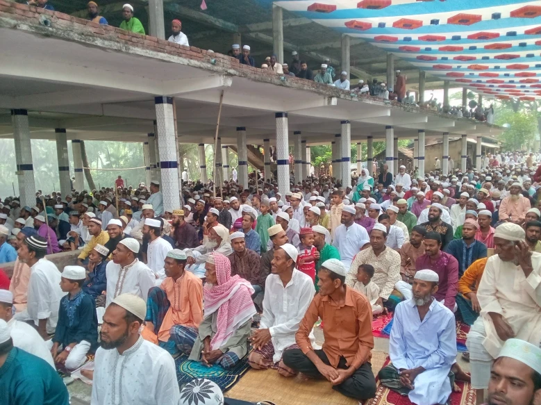 কেশবপুরে দ্বিতল ছাদ বিশিষ্ট ঈদগাহে সর্ববৃহৎ ঈদুল আজহার জামায়াত