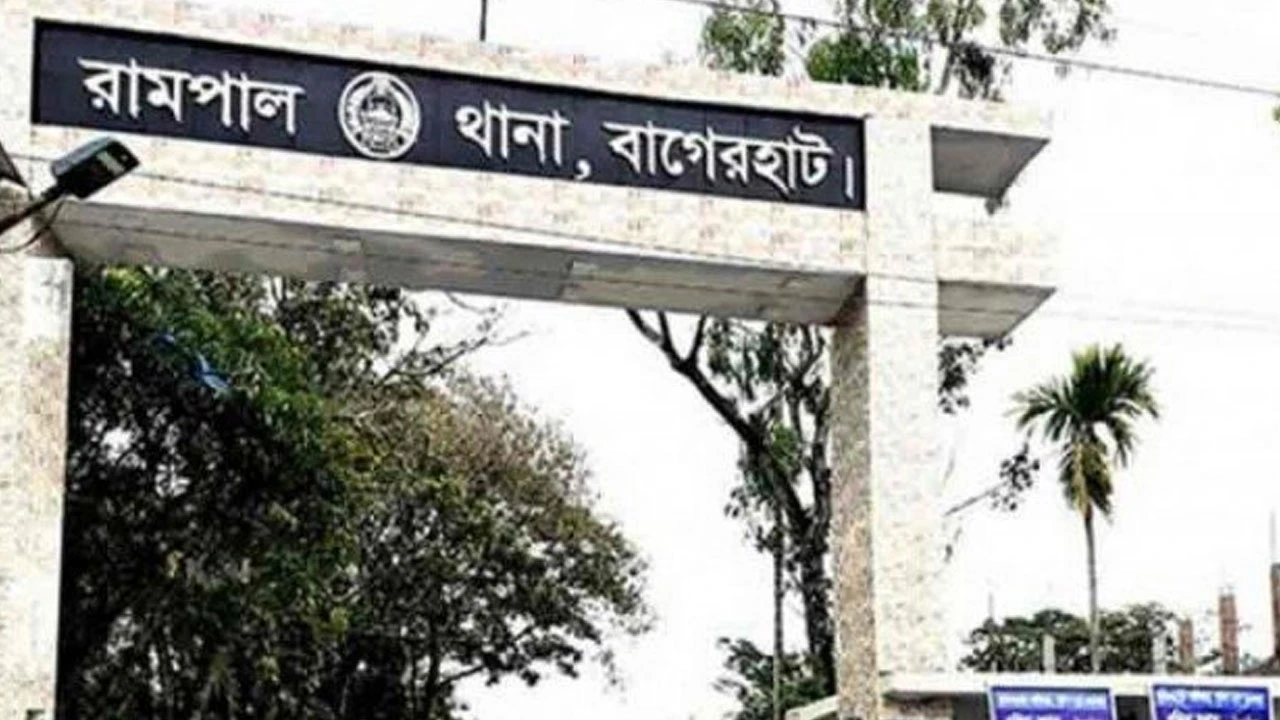 পেট্রল পাম্পে টাকা দিতে না পেরে প্রেমিকাকে রেখে পালালেন প্রেমিক