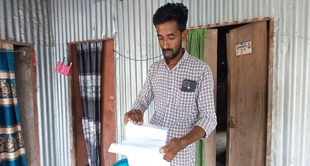 জীবিত সন্তানকে মৃত দেখিয়ে জমি বিক্রি করলেন বাবা