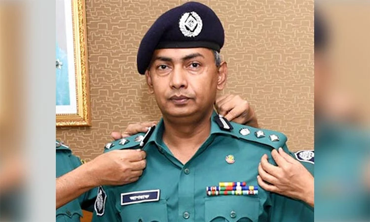 ডিবি প্রধান হিসেবে দায়িত্ব পেলেন আশরাফুজ্জামান