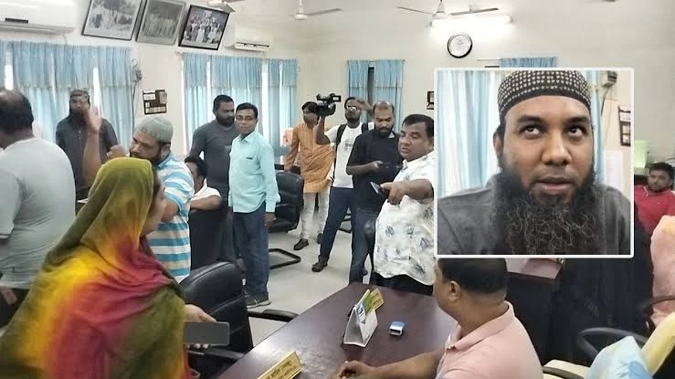 নারী কাউন্সিলরকে ঘুষি মেরে ঠোঁট ফাটালেন পুরুষ কাউন্সিলর