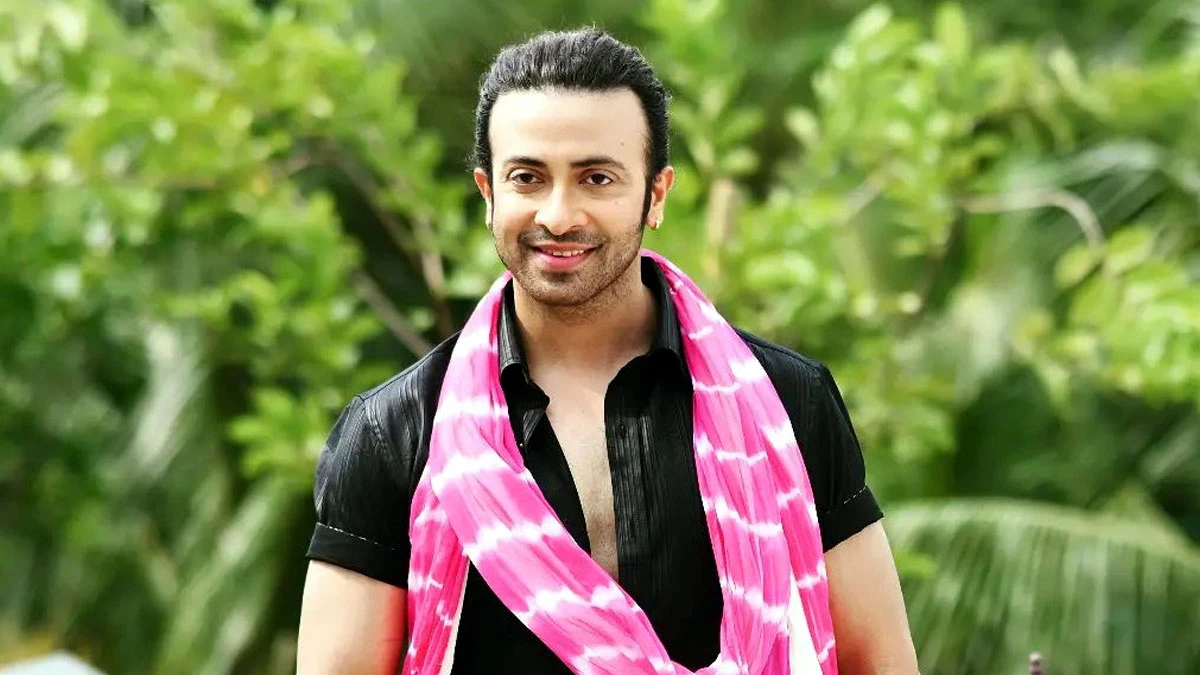 শাকিবের শেষ ৩ সিনেমায় আয় ছাড়াল শত কোটি
