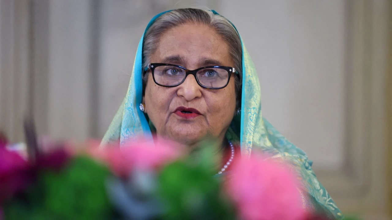 আমি শিগগিরই দেশে ফিরব : শেখ হাসিনা