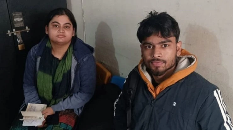 ভারতে পালানোর সময় বেনাপোলে ছাত্রলীগ নেত্রী ও তার ভাই আটক