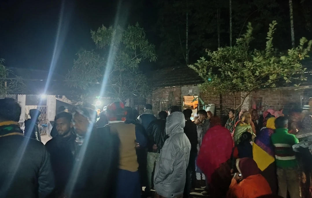 কেশবপুরে খেঁজুর গাছ কাটতে গিয়ে গাছ ভেঙ্গে পড়ে গাছীর মৃত্যু