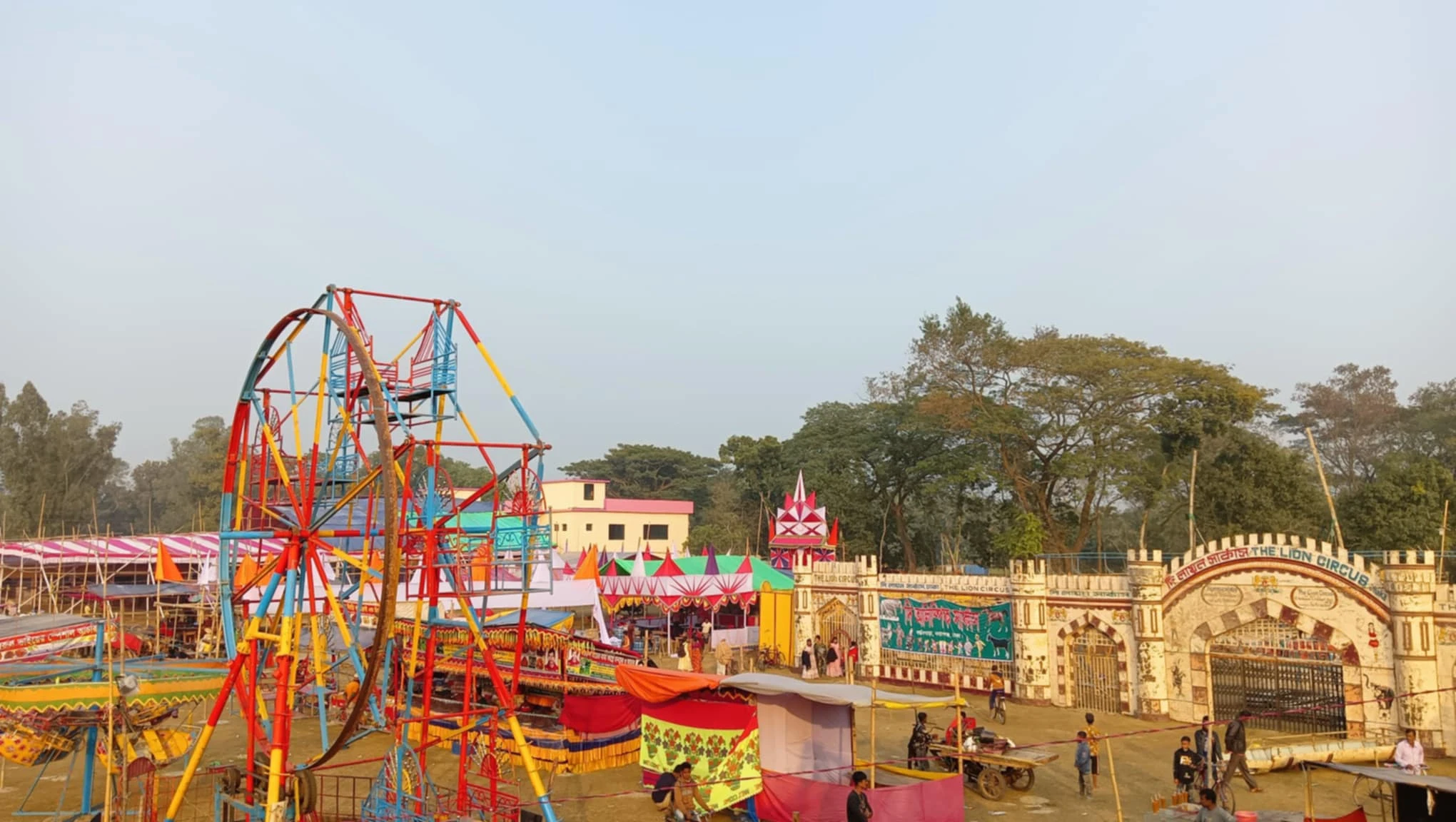সপ্তাহব্যাপী মধুমেলা ঘিরে ব্যাপক উৎসাহ উদ্দীপনা