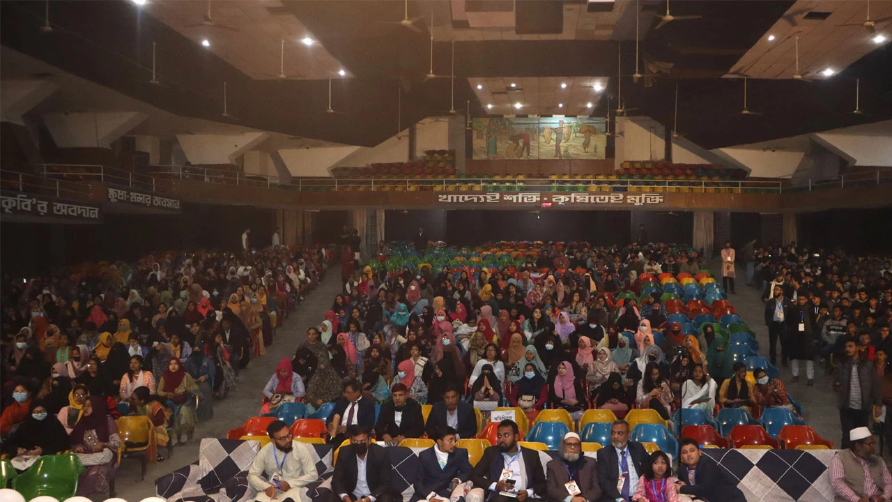 দেশে শিক্ষিত মানুষের অভাব নেই, অভাব সৎ ও চরিত্রবান মানুষের