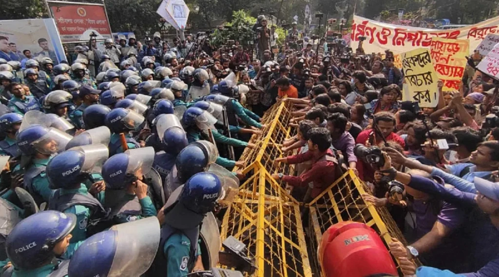 স্বরাষ্ট্র উপদেষ্টার পদত্যাগ দাবিতে পদযাত্রা, পুলিশের বাধা