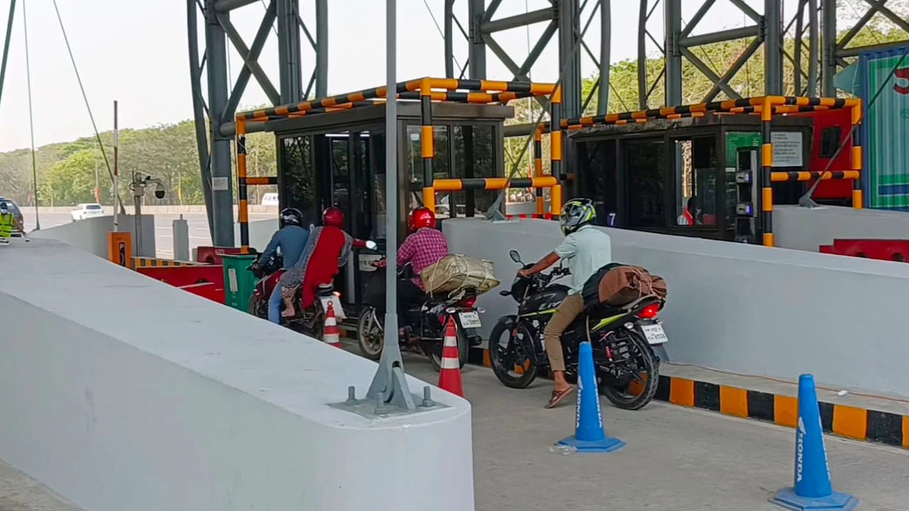 ৮ ঘণ্টায় পদ্মা সেতুতে ১ কোটি সাড়ে ১৮ লাখ টাকা টোল আদায়