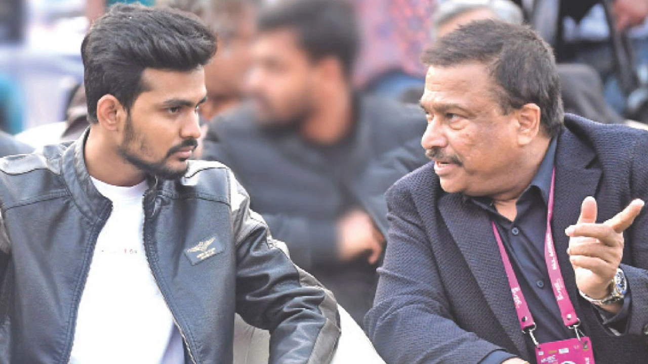 ফারুককে বিসিবি থেকে সরানোর কারণ জানালেন ক্রীড়া উপদেষ্টা
